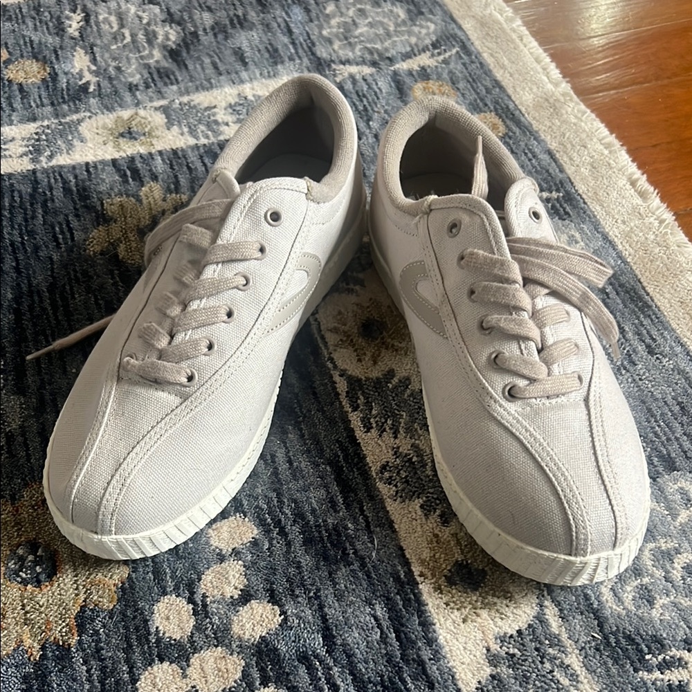 Tretorn Canvas Sneakers size 8 NWOB